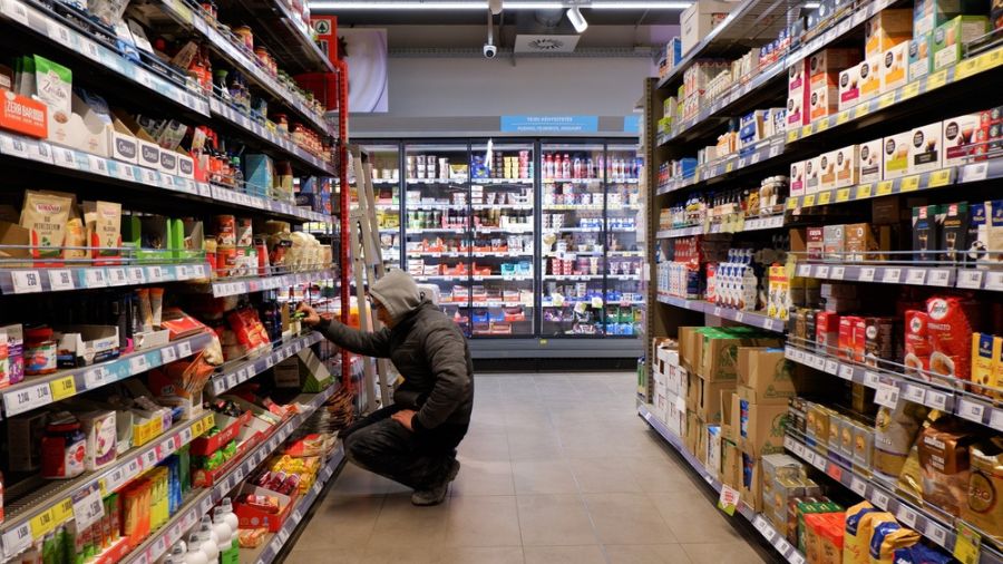 Hungary to cap profit margins on food items