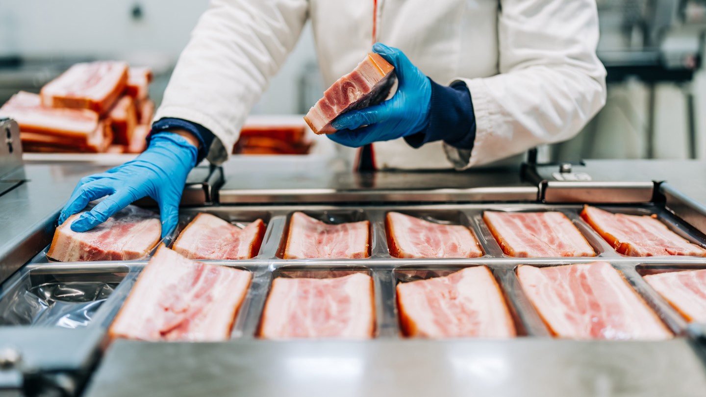 Trump administration pushes for faster meat processing